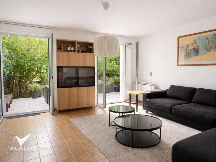 Image No.2-4 Bed House for sale