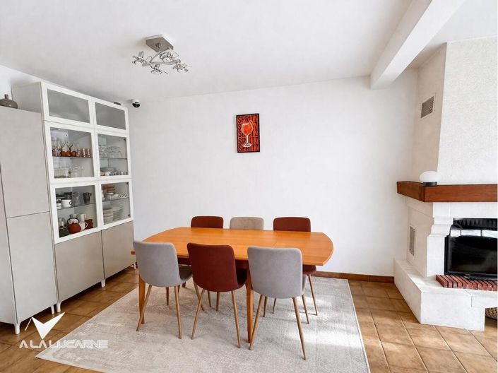 Image No.3-4 Bed House for sale