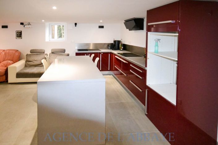 Image No.10-3 Bed House for sale