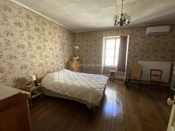 Image No.12-4 Bed House for sale