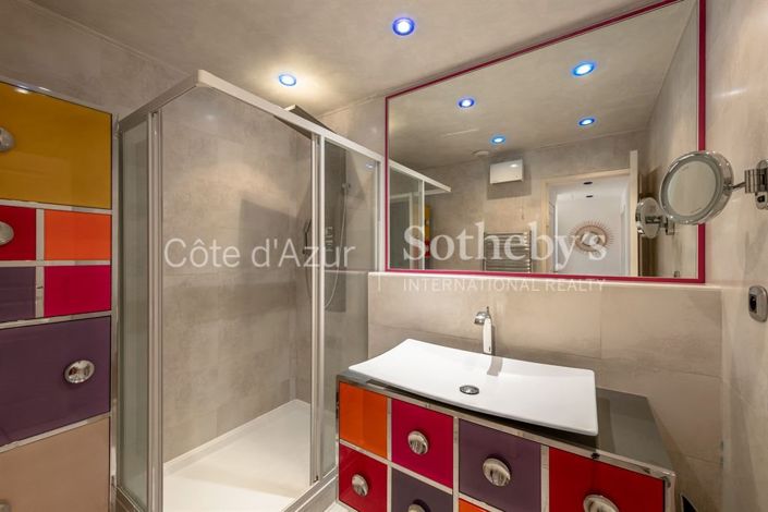 Image No.13-2 Bed Apartment for sale