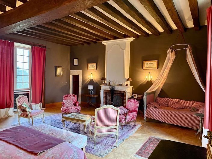 Image No.12-5 Bed Property for sale