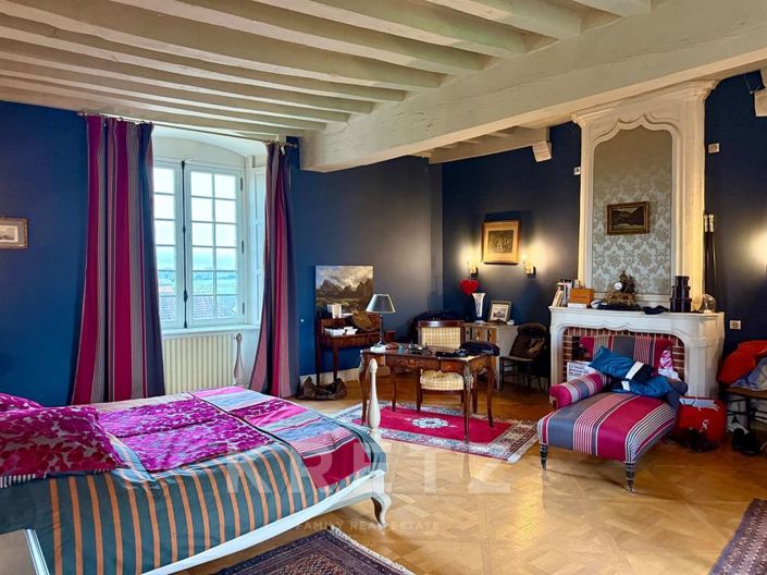 Image No.15-5 Bed Property for sale