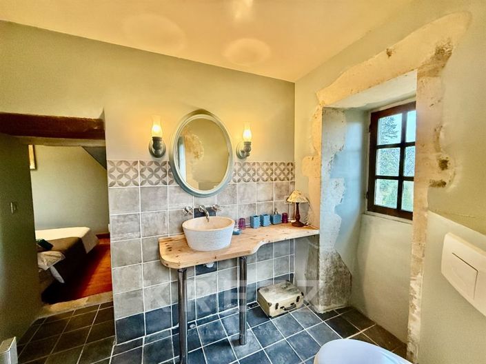 Image No.24-5 Bed Property for sale