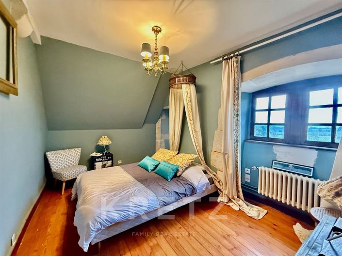 Image No.25-5 Bed Property for sale