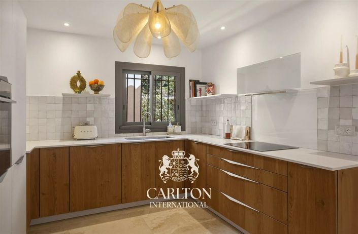 Image No.12-5 Bed House for sale