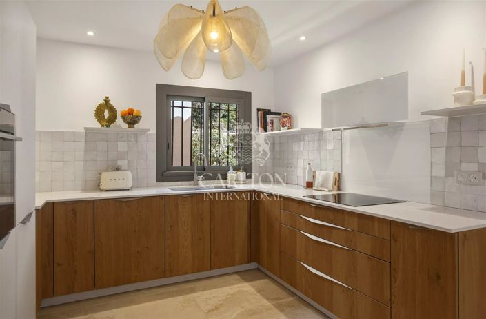 Image No.12-5 Bed House for sale