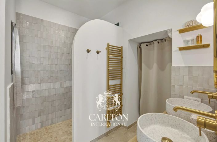Image No.29-5 Bed House for sale