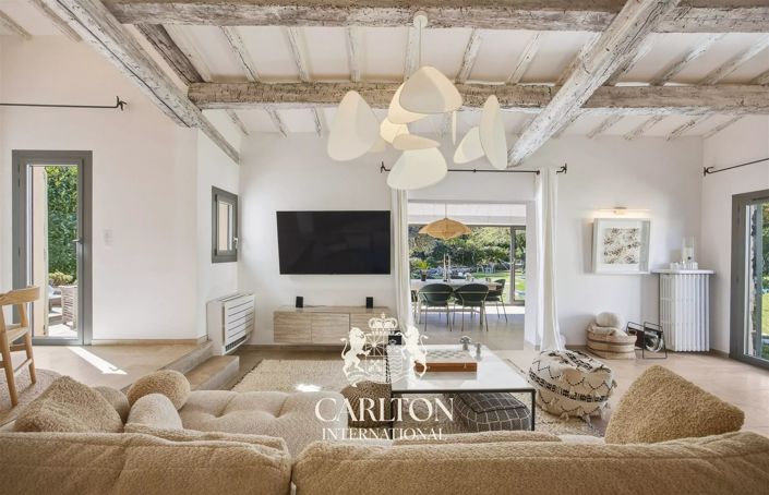 Image No.7-5 Bed House for sale