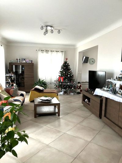 Image No.4-5 Bed House for sale