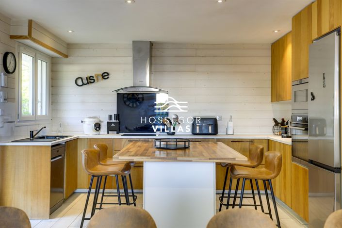 Image No.7-6 Bed House for sale