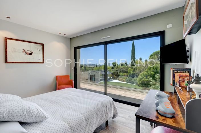 Image No.11-4 Bed House for sale