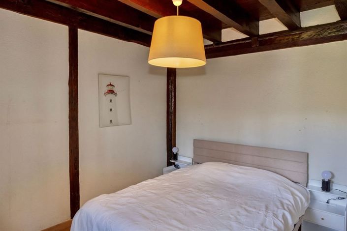Image No.10-3 Bed House for sale