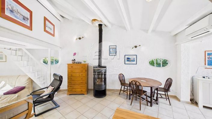 Image No.5-2 Bed House for sale