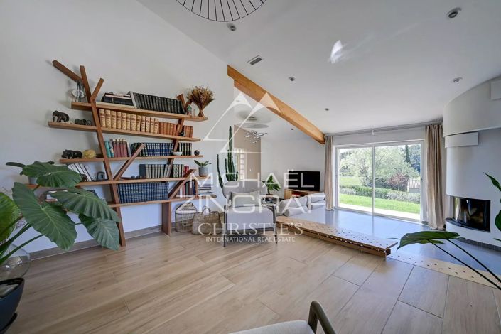 Image No.11-4 Bed House for sale