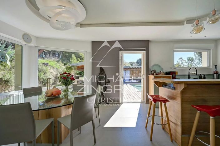 Image No.18-4 Bed House for sale
