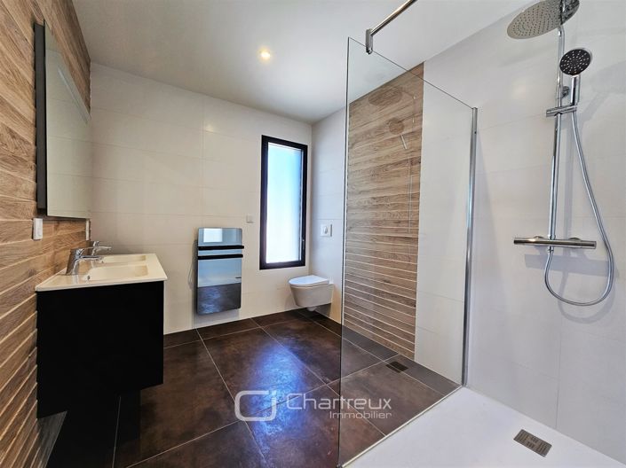 Image No.10-4 Bed House for sale