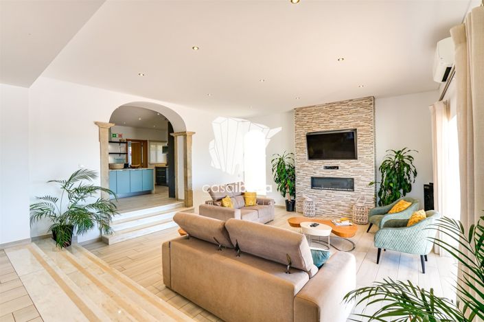 Image No.12-6 Bed House for sale