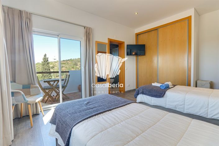 Image No.25-6 Bed House for sale