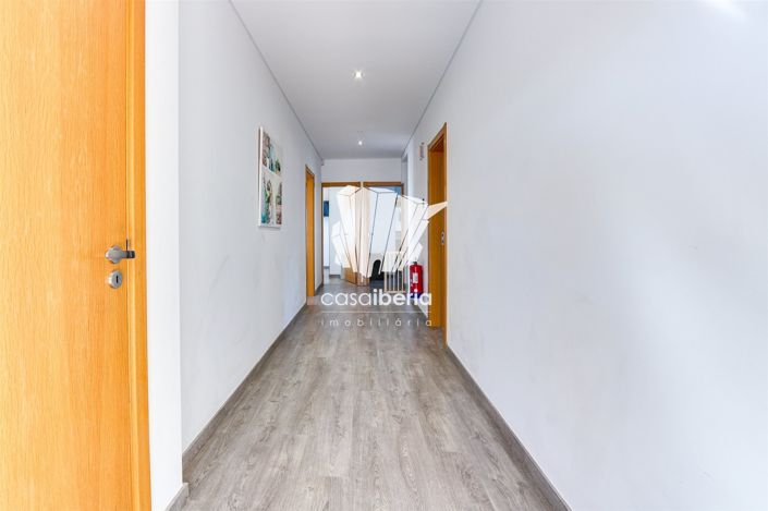 Image No.41-6 Bed House for sale