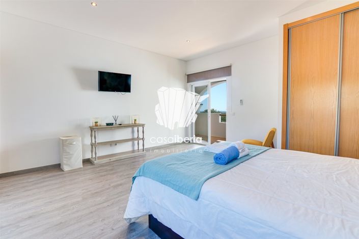Image No.44-6 Bed House for sale
