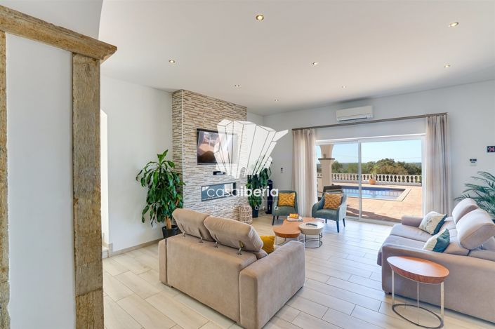 Image No.52-6 Bed House for sale