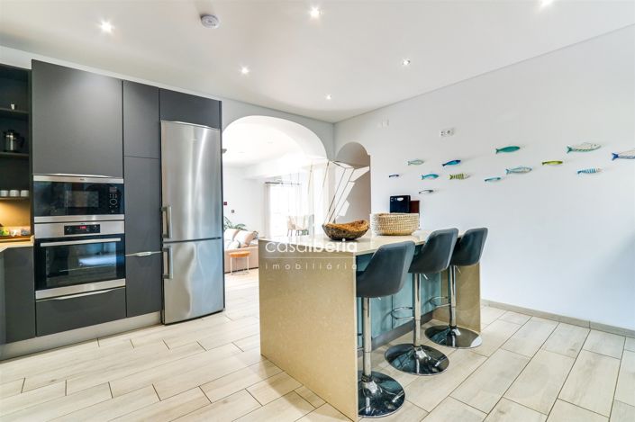 Image No.53-6 Bed House for sale