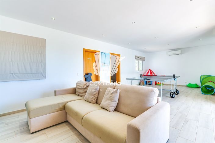 Image No.55-6 Bed House for sale