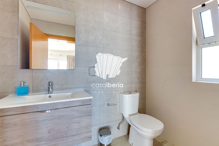 Image No.58-6 Bed House for sale