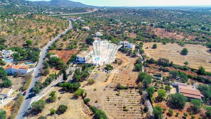 Image No.8-6 Bed House for sale