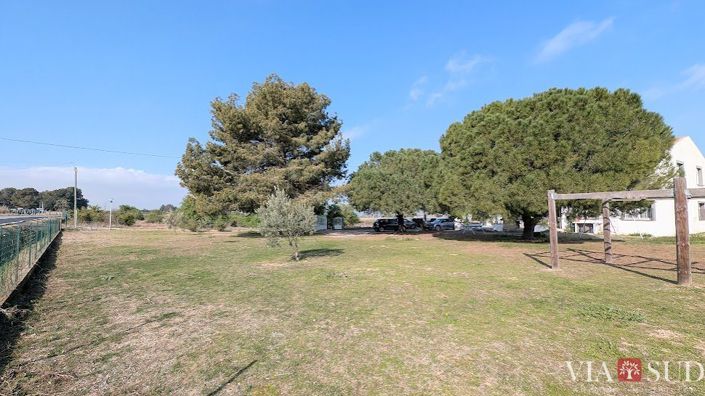 Image No.2-6 Bed House for sale