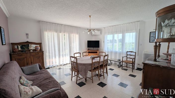 Image No.9-6 Bed House for sale