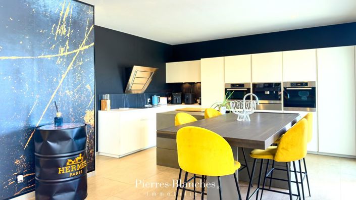 Image No.4-5 Bed House for sale