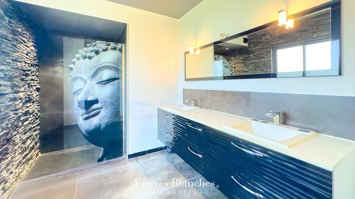 Image No.9-5 Bed House for sale