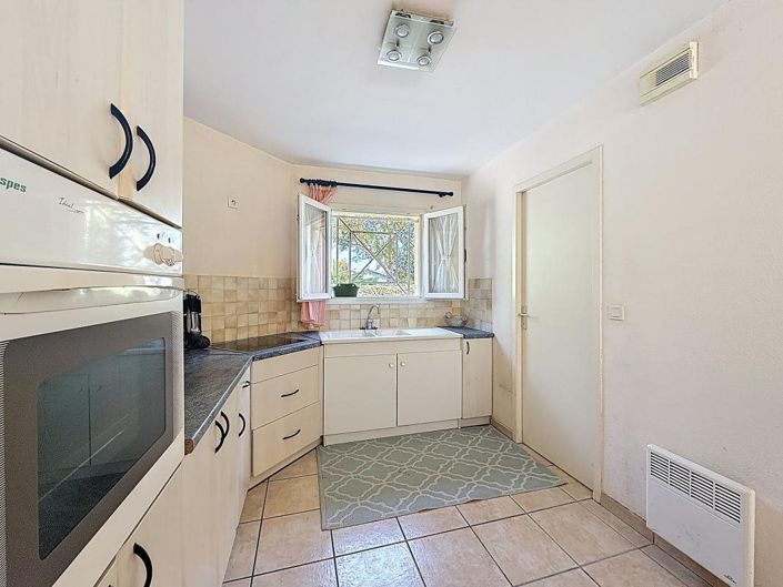 Image No.11-3 Bed House for sale