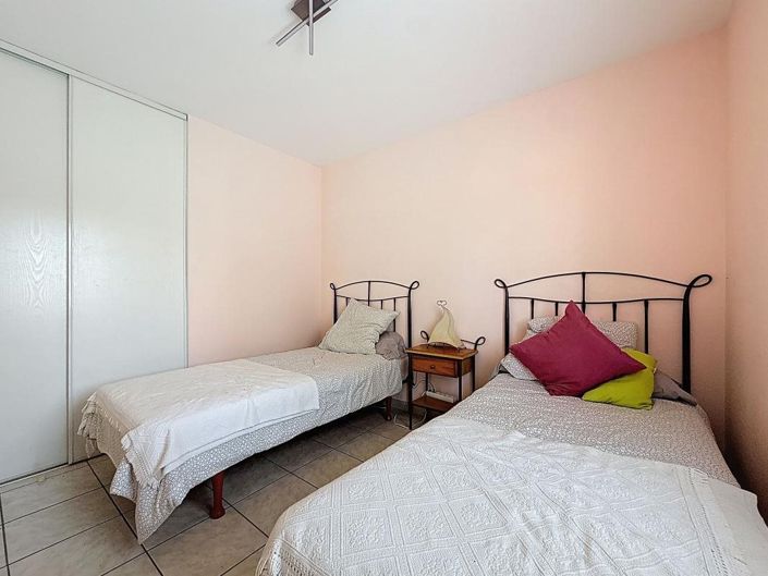 Image No.19-3 Bed House for sale