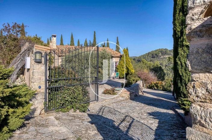 Image No.6-5 Bed House for sale