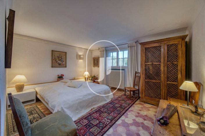 Image No.9-5 Bed House for sale