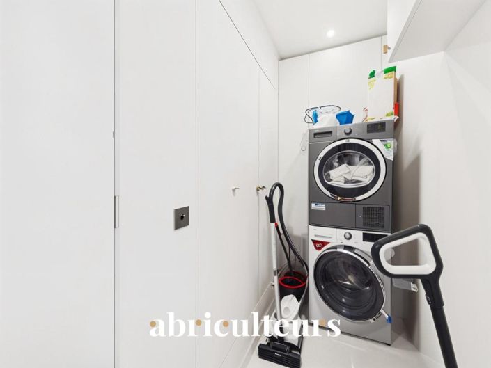 Image No.20-2 Bed Apartment for sale