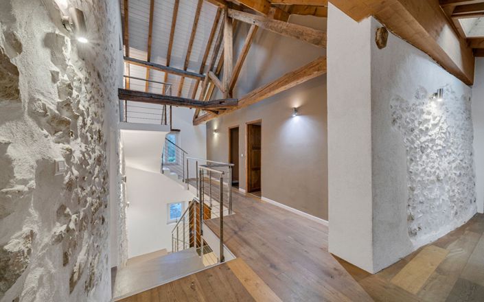 Image No.11-6 Bed Property for sale