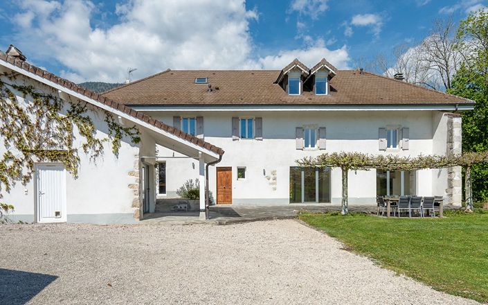 Image No.16-6 Bed Property for sale