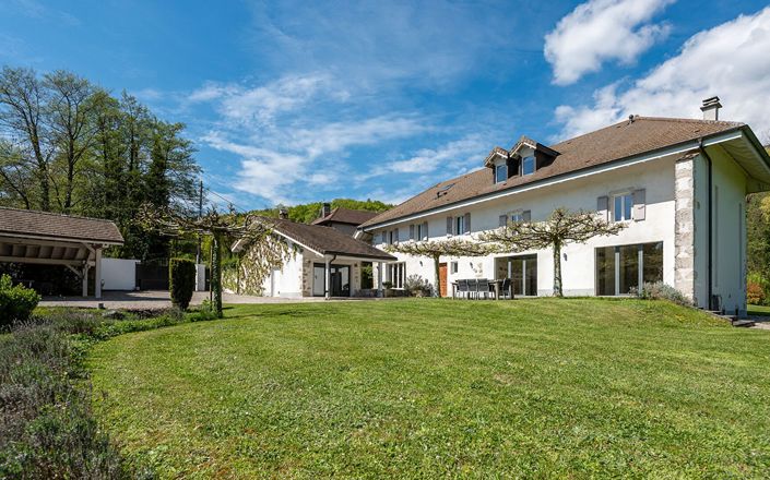 Image No.2-6 Bed Property for sale