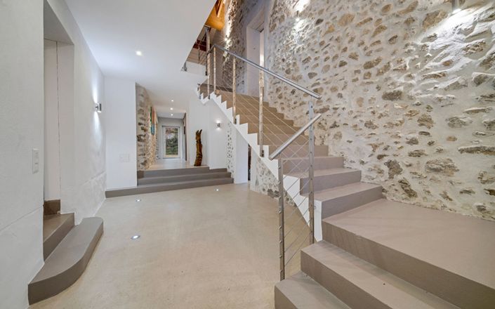 Image No.9-6 Bed Property for sale
