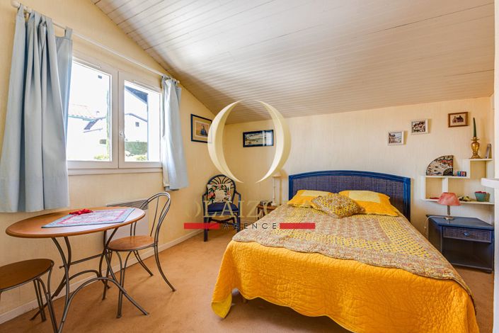 Image No.7-3 Bed House for sale