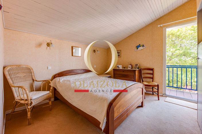 Image No.8-3 Bed House for sale
