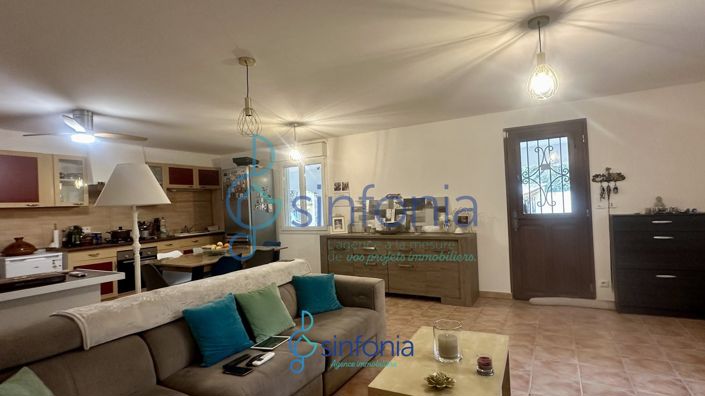 Image No.9-Maison de 5 chambres à vendre à Arpaillargues-et-Aureillac