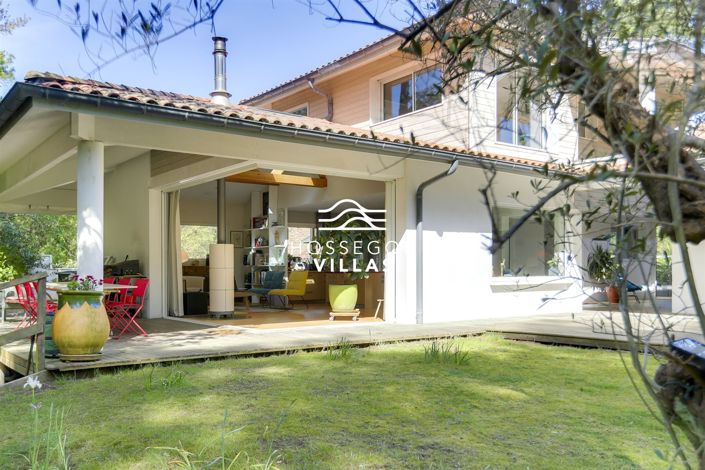 Image No.17-6 Bed House for sale