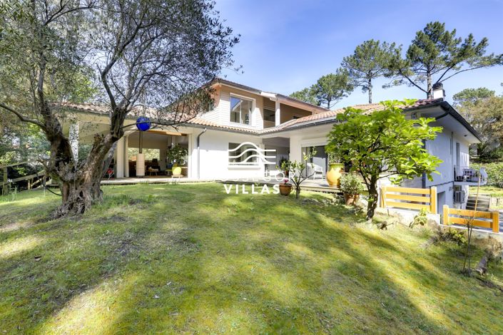 Image No.18-6 Bed House for sale