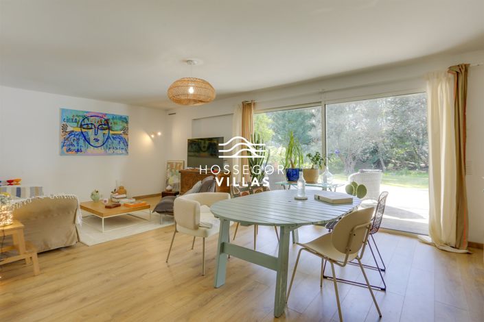 Image No.6-6 Bed House for sale