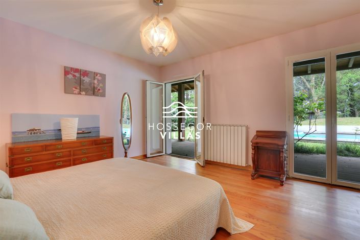 Image No.7-5 Bed House for sale